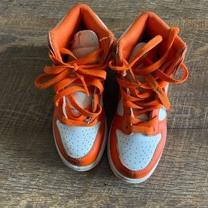 Toddler boy dunks